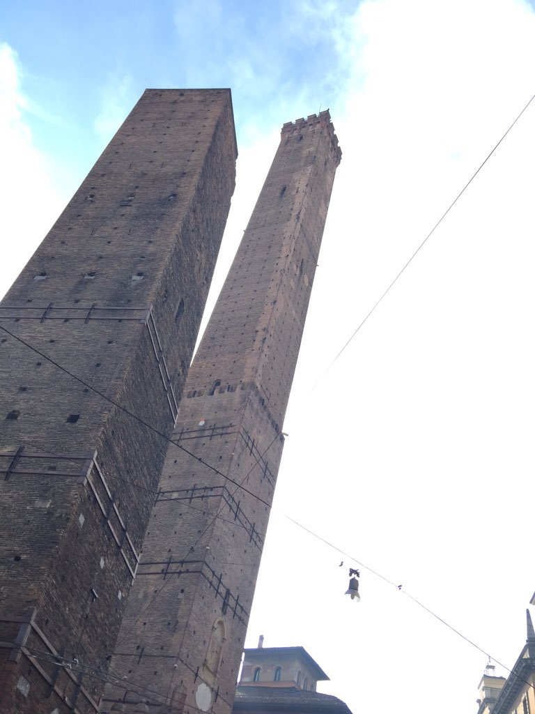 barcel_one's tweet photo. and bologna gift a beautyfull day to us! #Bologna #setupfair #rsvpbologna https://t.co/hOTNgvSs8P