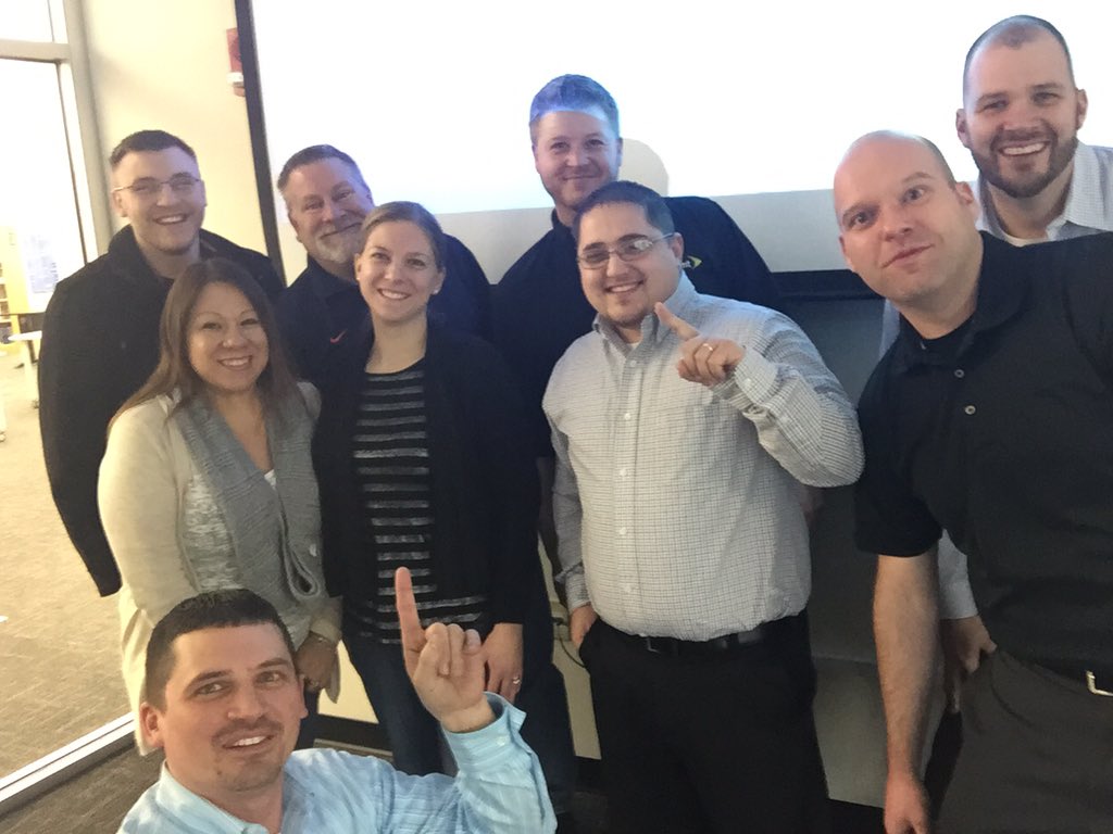 Promo_Champs's tweet photo. Indiana/Michigan is committed to #winningbigger in 2016! Watch out. Watch out. @ChappySprint @glenwflowers https://t.co/YbaPziX7KK