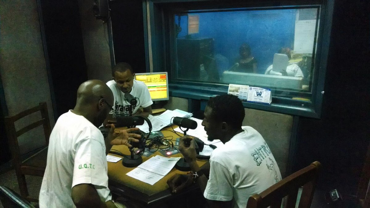 CaravaneCMR's tweet photo. #TB Radio CRTV - Littoral . #Caravane237 https://t.co/5Zbq9scn9h