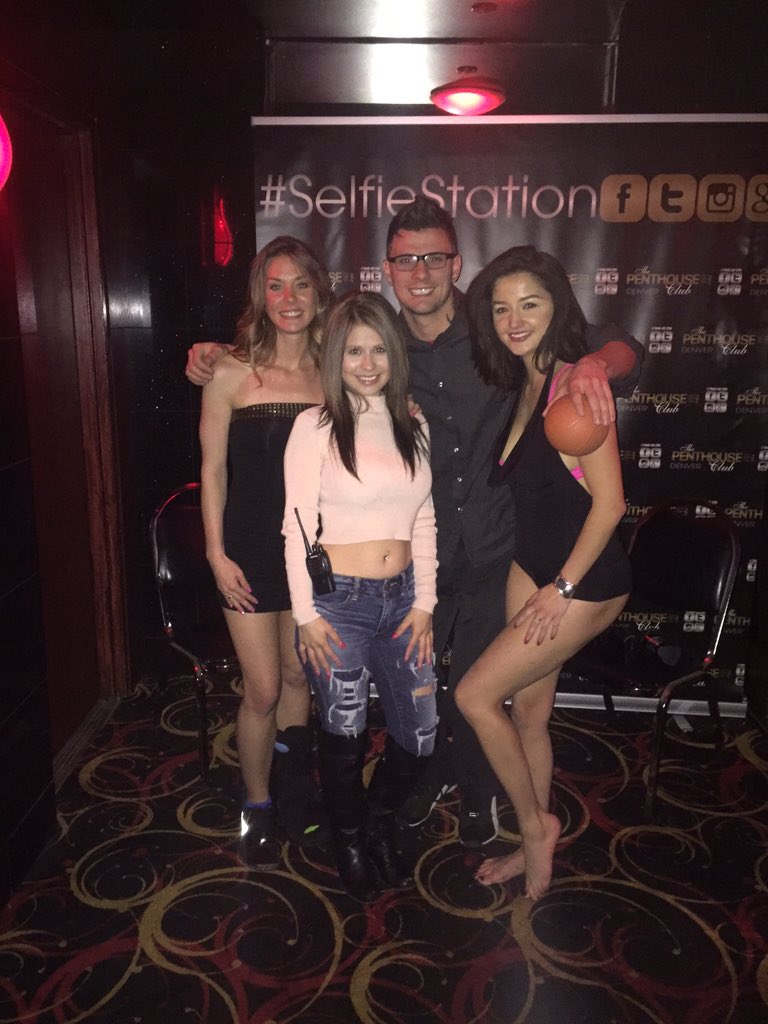 edmtraphouse's tweet image. Just another day at work 😎👌