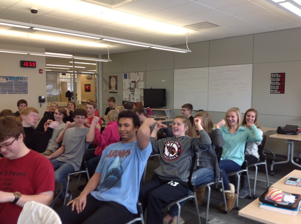 KellyH5581's tweet image. @AAHSeveryday Attempting the Ultimate Paperclip Challenge in Citizens Academy! #changingrules?