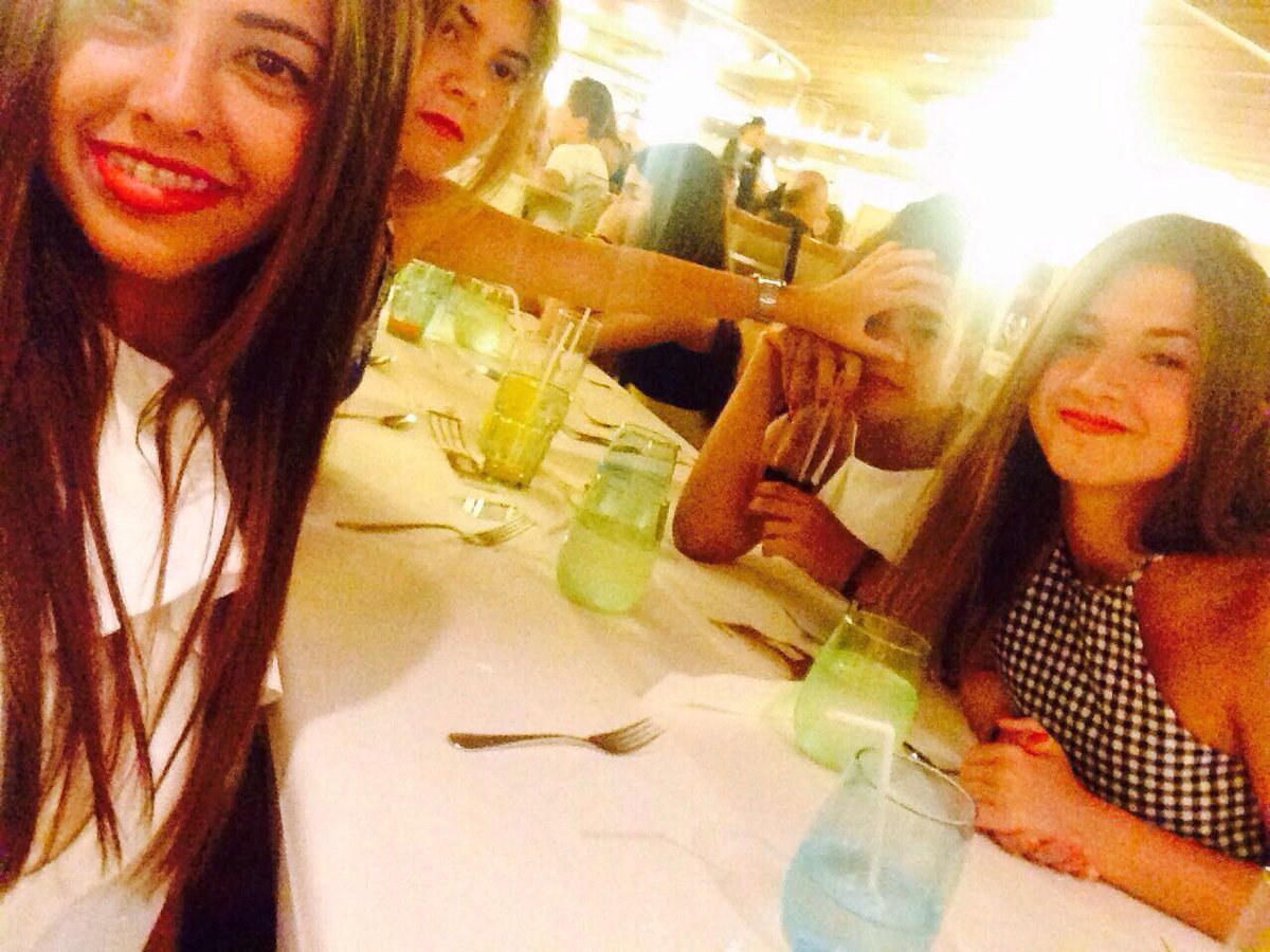 illagabri's tweet photo. Jajajajaj no se como @laumarquezm y @lauriitaazarza e #isaaac nos aguantaron @EliGlez_3 https://t.co/Ggh19jFuMT