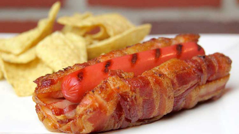nerdist's tweet photo. Bacon hot dog buns will complete your #SuperBowl party https://t.co/CZlVMYjU4j https://t.co/pRyMl8YhRl