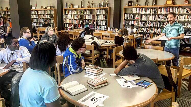 FirstBook's tweet image. Why schools must create a culture of reading - bit.ly/1Px7Coq - Great tips from a HS teacher!