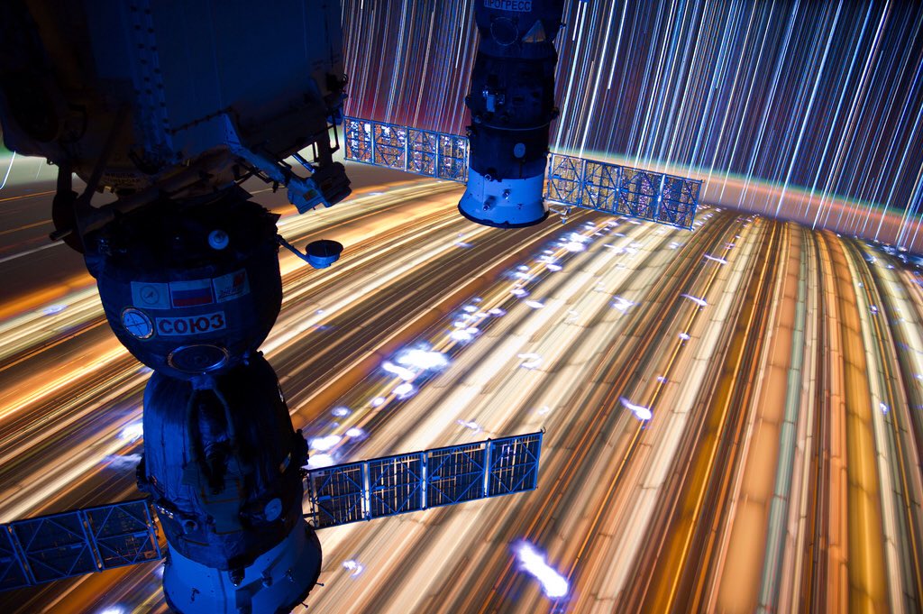 jcmjcmoore's tweet photo. Great time lapse photo from the iss https://t.co/REKsVBchq3