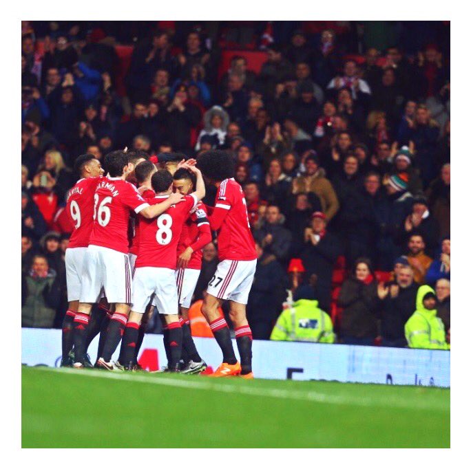 Amazing scenes at Old Trafford tonight. Congrats on this strong performance, <a href="/ManUtd/">Manchester United</a>! 👏 #mufc