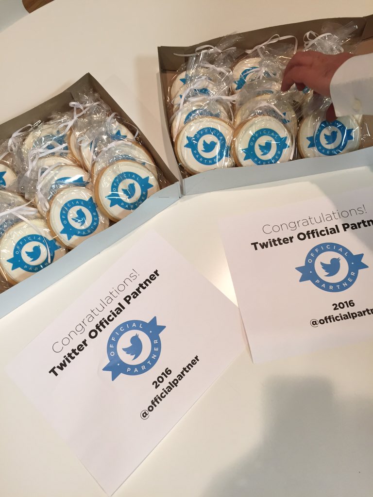 Mileezy1's tweet photo. Tweeting pictures of Twitter cookies from Twitter. Thanks @twitter ! #metasocialmedia #Adaptly #officialpartner https://t.co/iv8yY7KxWl