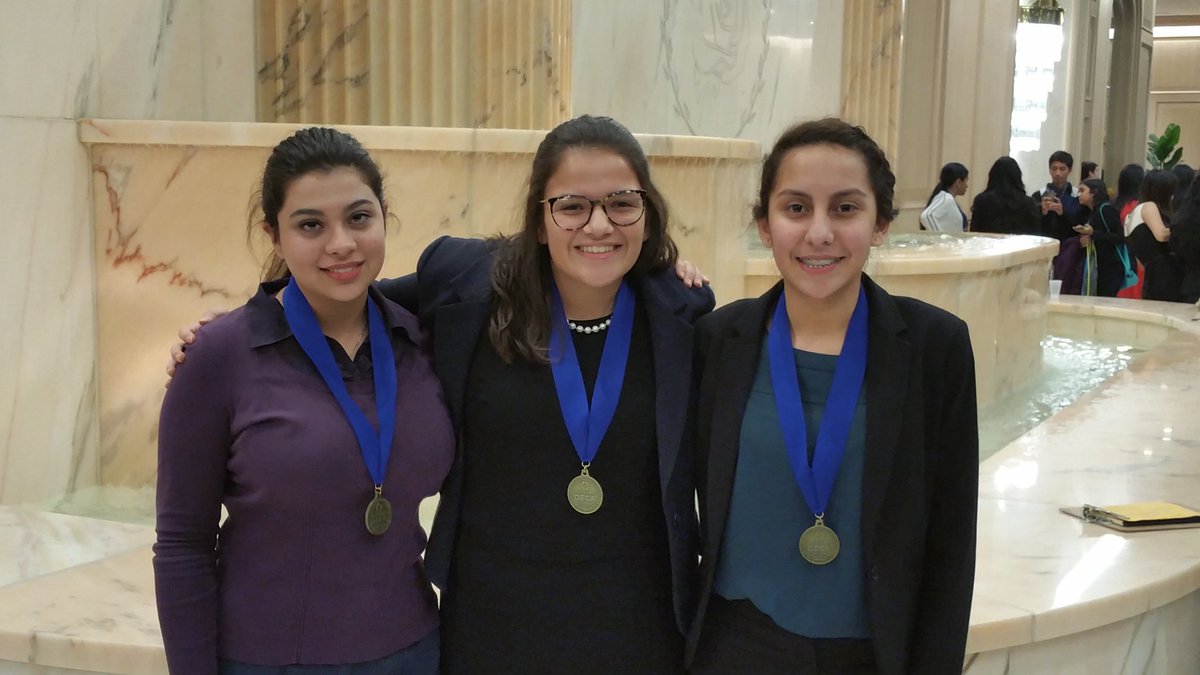 EAHSDECA's tweet photo. Got to love medals! #WSDSECTIONALS Way to go Senior, Soph and Frosh https://t.co/69sQhBB3DC