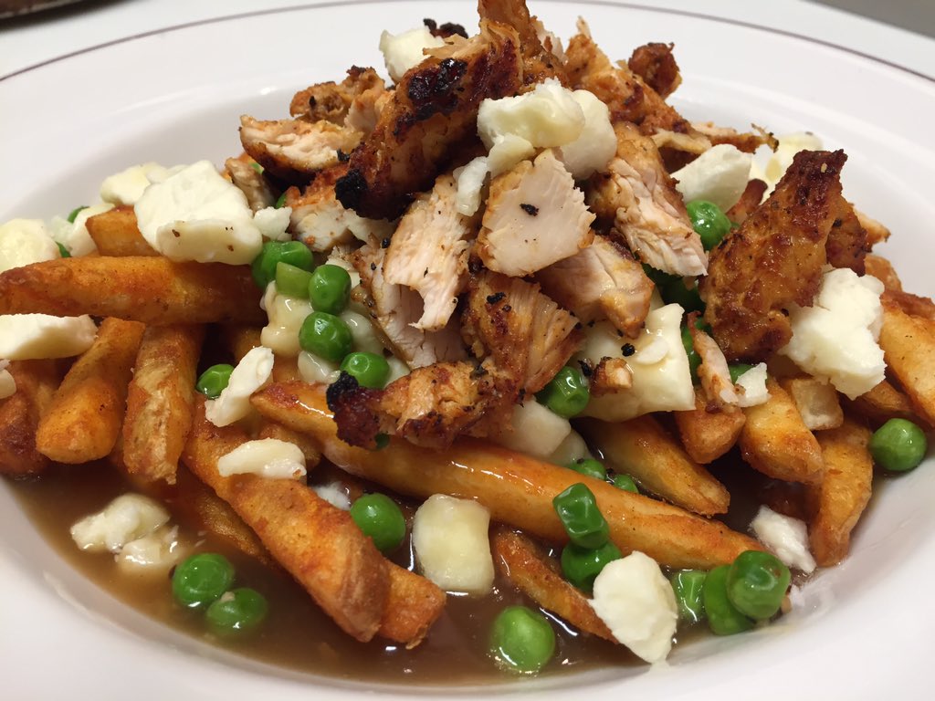 JimmyScalia's tweet photo. Today's poutine-hot chicken poutine.Come try it.#poutine  #poutineweekmtl #poutineweek2016 #melrosemtl #melrosenight https://t.co/FJNhVQOe8t