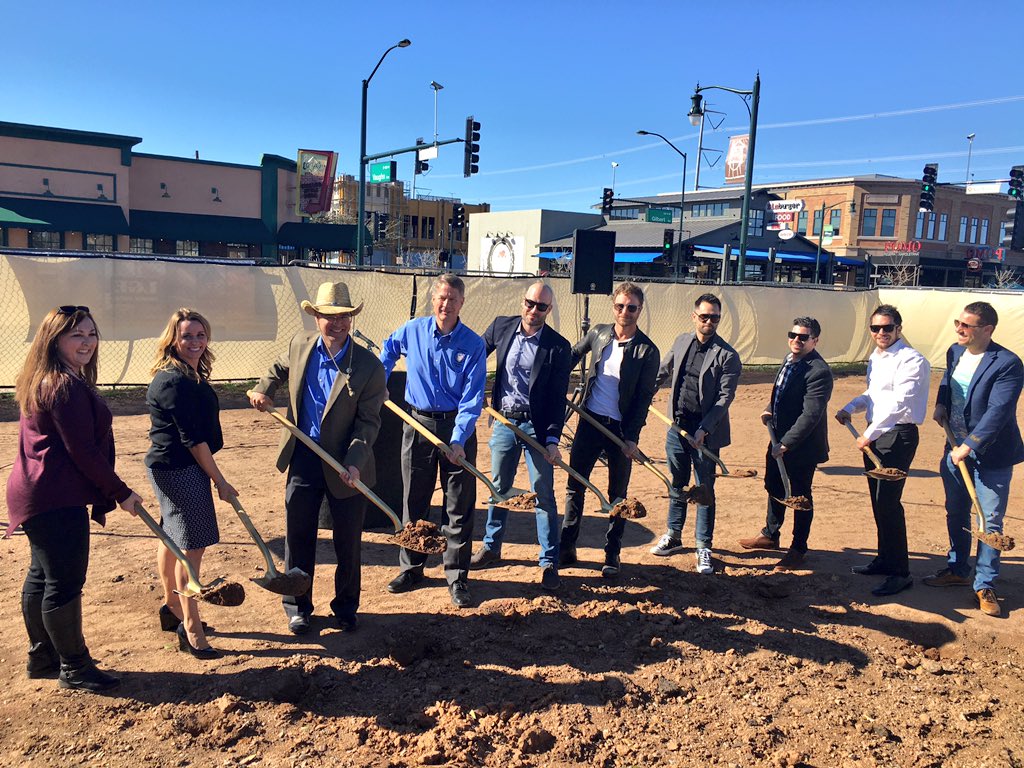GilbertYourTown's tweet photo. .@MayorJohnLewis, @DierksBentley, LGE and Riot Hospitality have officially broken ground on Whiskey Row in Gilbert! https://t.co/RZXlboC1Q8