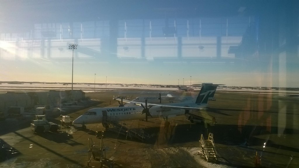Kirkletonn's tweet photo. Missed my connecting flight 😠 at least its pretty here :P https://t.co/WP3DYnWOUD