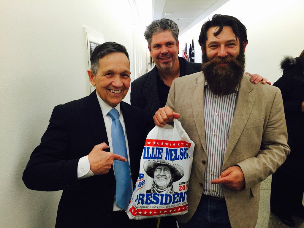 growingwarrior's tweet photo. Carrying the torch at capital @CoHempCo @MichaelBowman77 @BioAnnie1 @willienelson @freedomseedfeed @NatHempAssoc https://t.co/8PjzYG8duE
