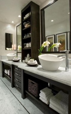 friendzfirst's tweet photo. @ThePowerfulPics @PlCTUREPORN #BathroomGoals #His&amp;HerSinks  #BlackMarbleFloors&amp;Finish #RainForestShower #Chandelier https://t.co/egXhcOp89x