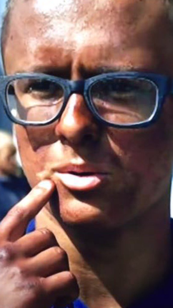 swag_issues's tweet photo. 10min inro netflix and chill and he gives u this look @duncaroog https://t.co/H3GsPExvHM