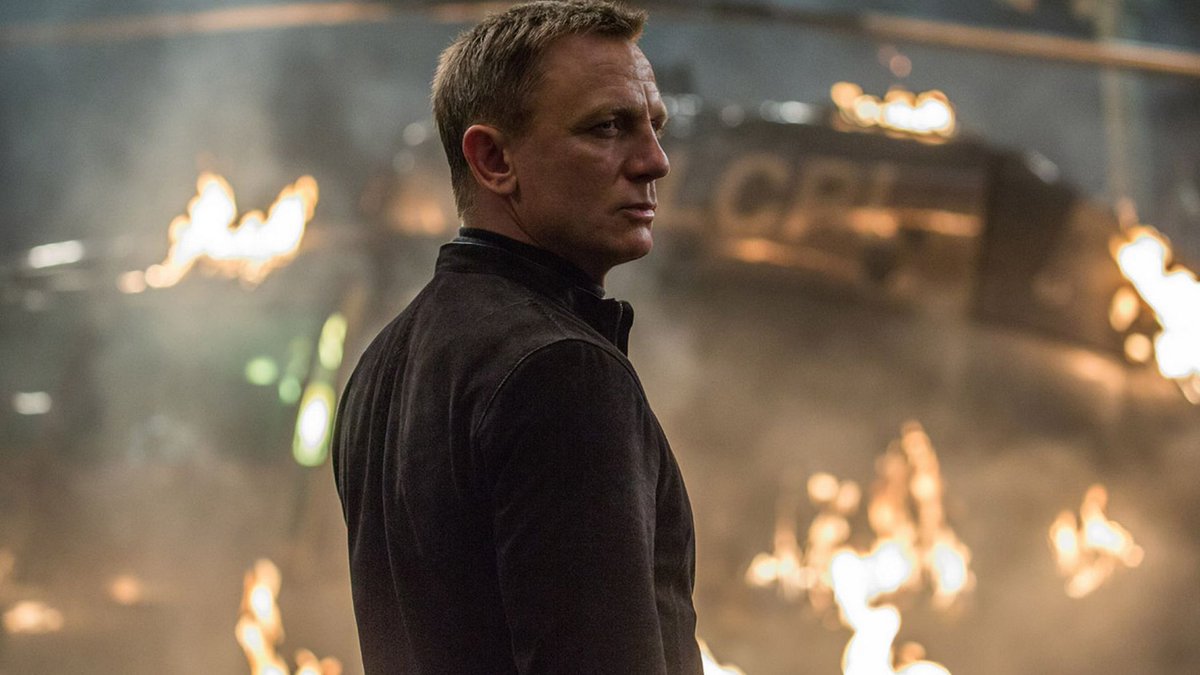GeekTyrant's tweet photo. Honest Trailer For SPECTRE: "Bored, James Bored"
https://t.co/l4rkooeOB3 — https://t.co/qlW7OMqSXl