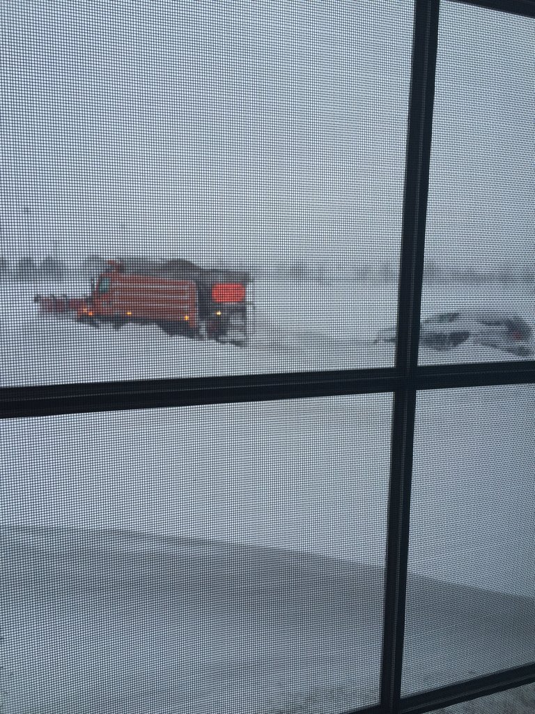 nickerdman's tweet image. ITS BAD.   OMG #snowmaggedon2016 #theBoneyard #stuck