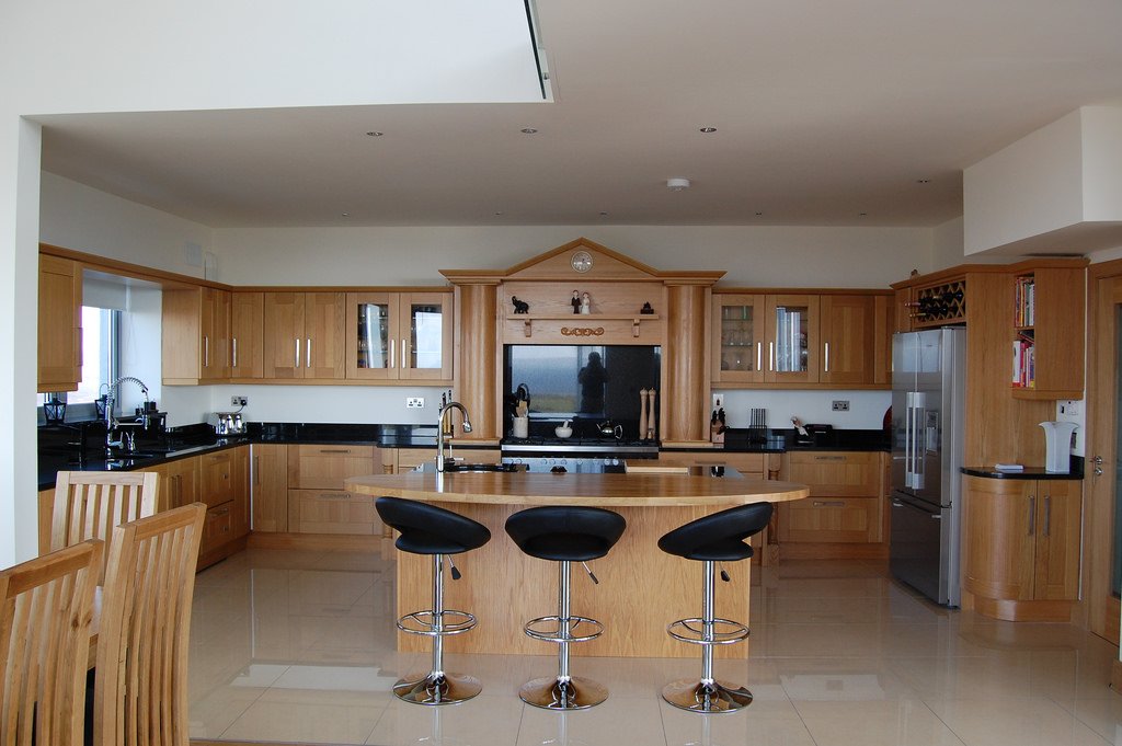 Kitchenwise's tweet photo. Sale now on at Kitchenwise.ie Free call out service. Appointments between 5pm and 9pm. #kitchens #bedrooms https://t.co/WCxCUSrREX