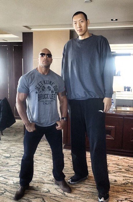FunnyPicsDepot's tweet photo. 5'9 vs 6'0 according to women on the Internet. https://t.co/fcXu5aDK67