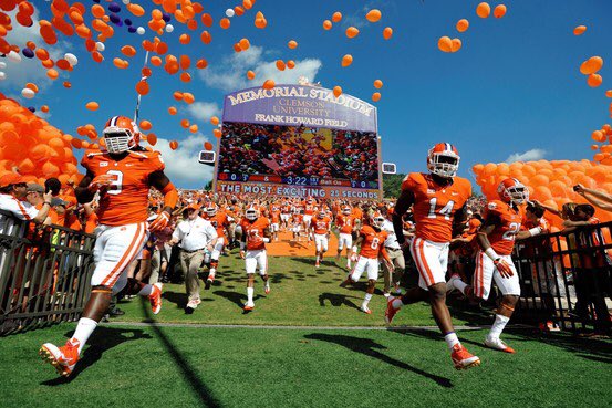 isaiahsimmons25's tweet photo. #ALLIN 🐅🐾 https://t.co/1FKbQzYCUX