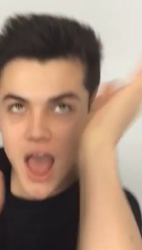 creatordolan's tweet photo. when u realize it's dolan twins tuesday-
@GraysonDolan @EthanDolan #dolantwinstuesday #DolanFandomIsBeautiful https://t.co/lqGWuxnhDc