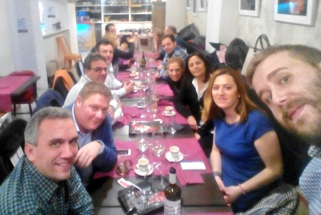 alora86's tweet photo. Terminamos la jornada de trabajo con una excelente cena en @cuatroplatos. ¡Muy recomendable! https://t.co/zKuscQ52AY
