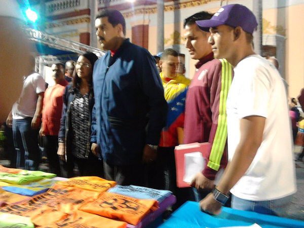 RanderPena's tweet photo. Pdte. @NicolasMaduro acompañado de la Juventud Patriota, activando el Congreso de la Patria de la Juventud. https://t.co/uMtxSR2FRd