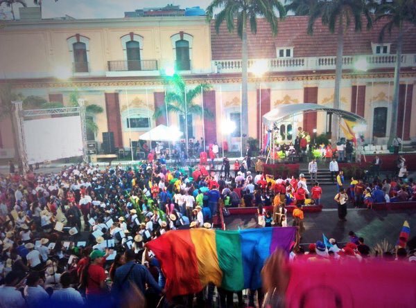 RanderPena's tweet photo. Pdte. @NicolasMaduro acompañado de la Juventud Patriota, activando el Congreso de la Patria de la Juventud. https://t.co/uMtxSR2FRd