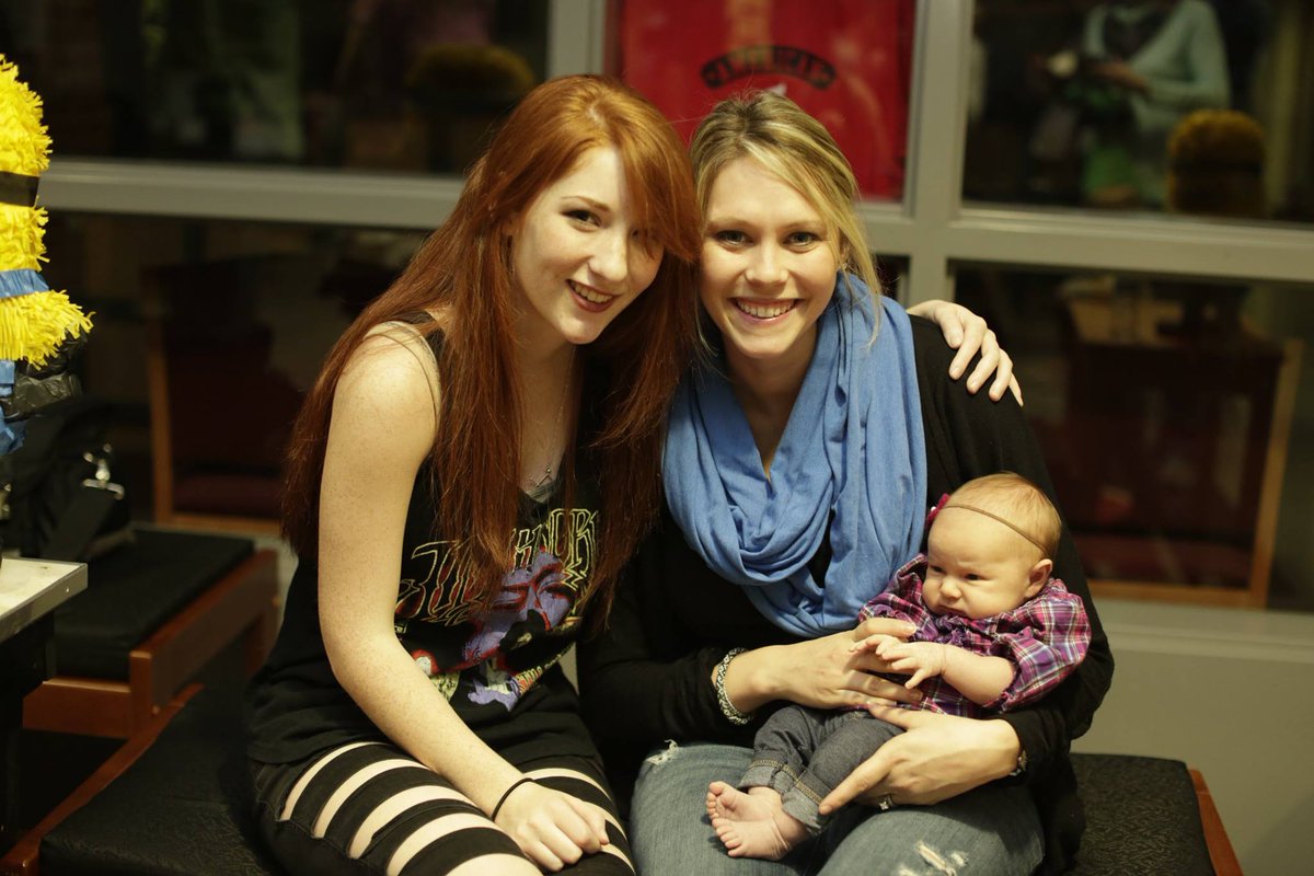 millie_isen's tweet photo. One more...This #MamaMinion brought her #MiniMinion month old Elle to my show! @AmericanIdol https://t.co/SWCC7Tqaif
