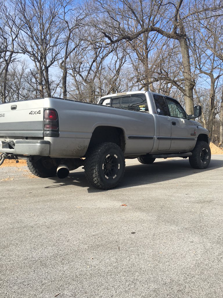 codyhopman's tweet photo. #trucktuesday @TbredDiesel @Team_Cummins @zach_baty #cummins #happytobeback https://t.co/Jkim0wSK50
