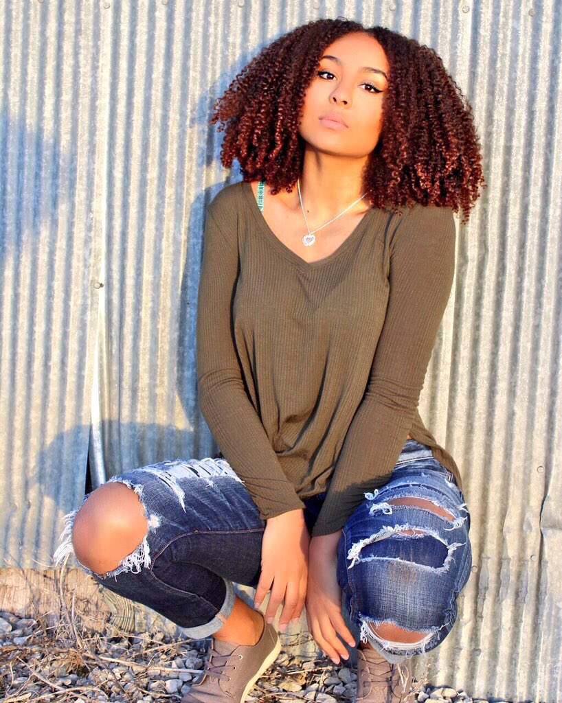 BitxchMade's tweet image. I'm the girl drake writes his songs about