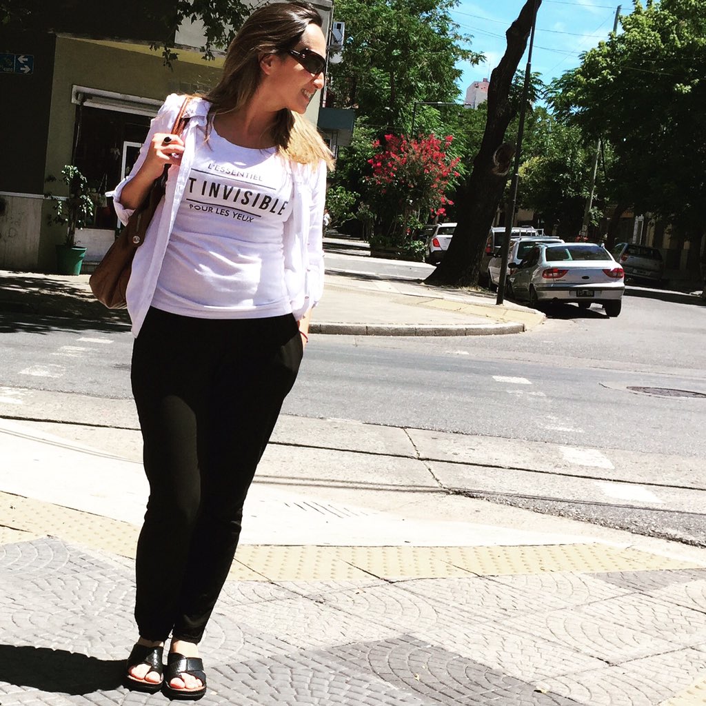 adadresscode's tweet photo. Hermoso martes π
#ootd #outfit #look #lotd #fashion #fashionista #fashionblogger #style #blogger #adadresscode https://t.co/mpN9OG00P8