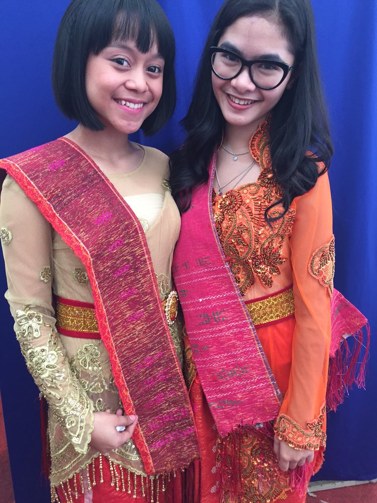 salshaindr's tweet photo. Berasa putri indonesia cenah https://t.co/eHte274Ik3