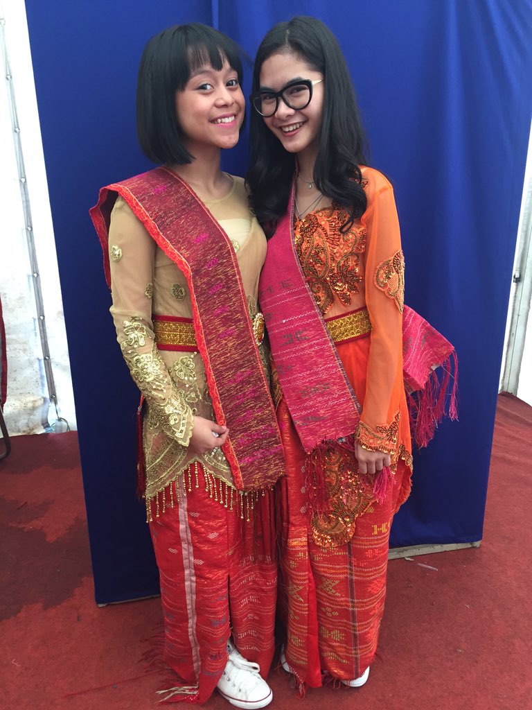 salshaindr's tweet photo. Berasa putri indonesia cenah https://t.co/eHte274Ik3