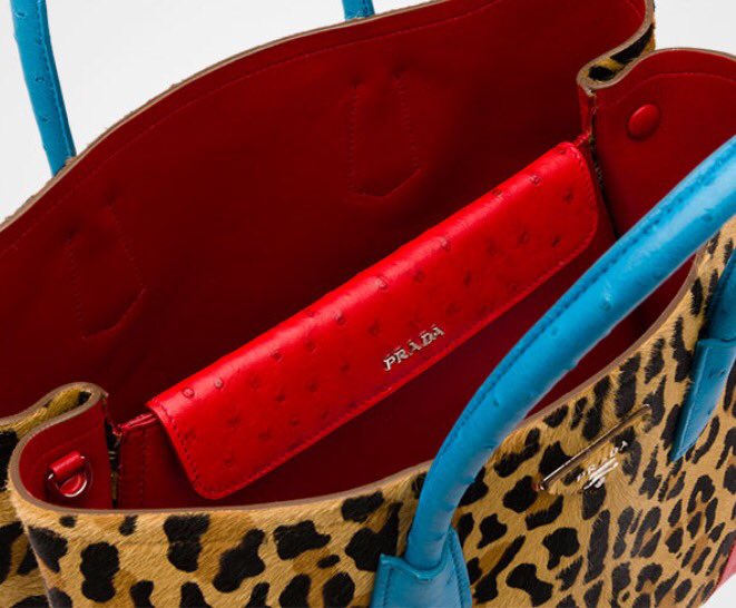 italianprada's tweet photo. Calf hair leather tote with ostrich leather details

C$ 8,620

Get it here at: https://t.co/B0WlnFP4ei

RETWEET https://t.co/gia9dgntxI