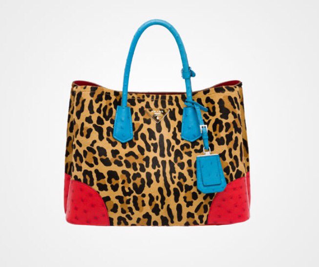 italianprada's tweet photo. Calf hair leather tote with ostrich leather details

C$ 8,620

Get it here at: https://t.co/B0WlnFP4ei

RETWEET https://t.co/gia9dgntxI