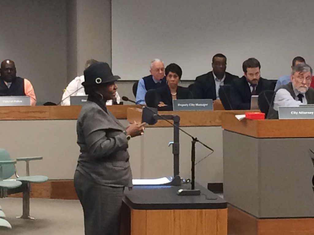 AngieSanchezTV's tweet photo. "He's violated our trust..."
-Patricia Avery
President NAACP
Commenting on CPD Officer #MattRush https://t.co/zFoU1qF4PC