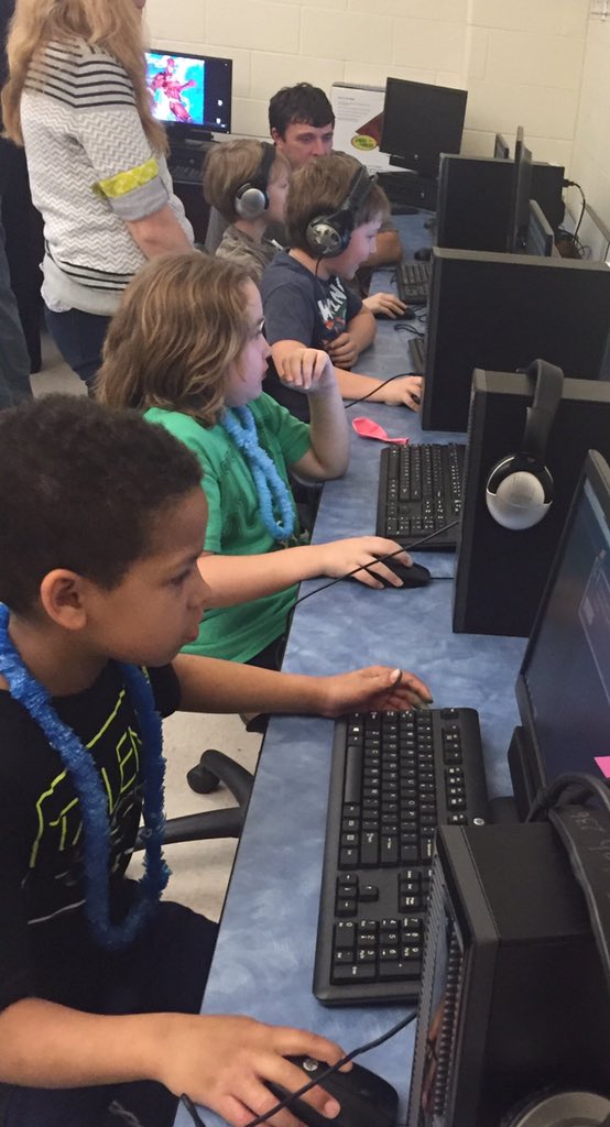 ables_meghan's tweet image. PAE Stuttgart fun family coding #cheerloud 4 kids loving to code #coolkidscode @tdbrickey @AsaHutchinson @BillGates