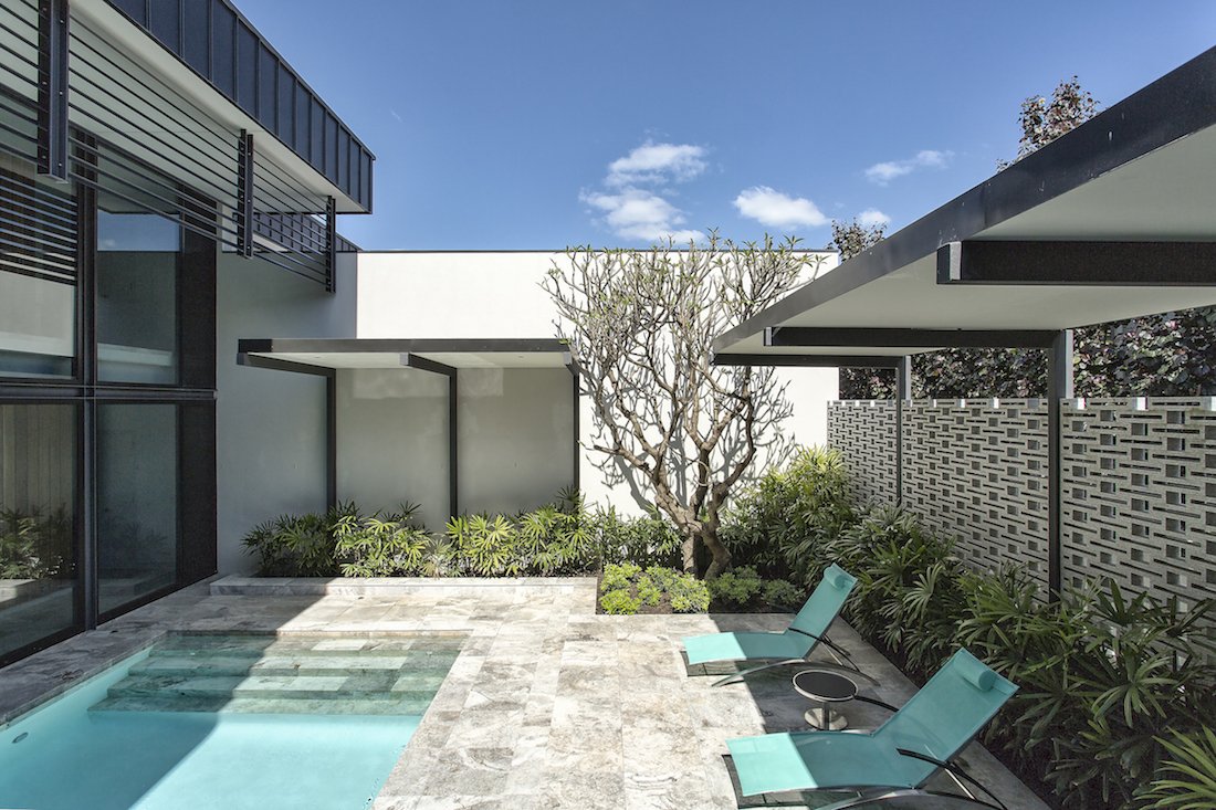 theoutdoorcoll's tweet photo. A #garden designed in respect of the client, #Architecture and surrounding #landscape.
https://t.co/p0tbOtoOOt https://t.co/Eu3DLp0BB3