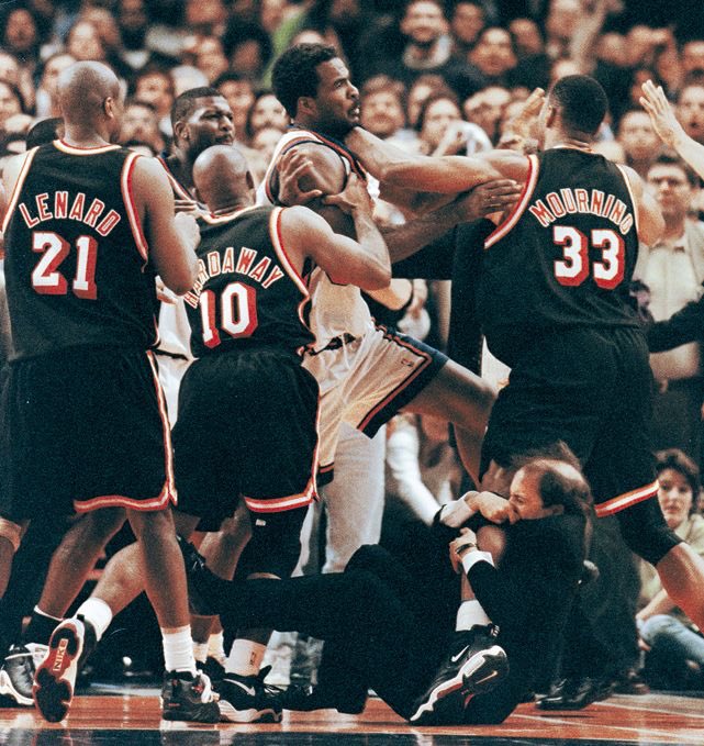 CACBasketball's tweet photo. Defensive Intensity level: Charles Oakley #B2North https://t.co/onNsNupoWL