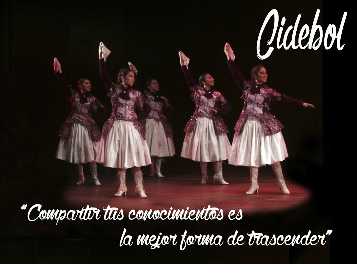 jua_juju's tweet photo. #Bolivia #Cidebol #folklore https://t.co/DNe0zcxFId