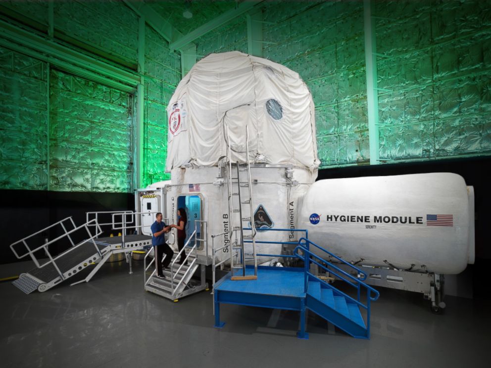 ABC's tweet photo. NASA experiment puts 4 volunteers in cramped quarters for a month: https://t.co/SucXdpP1zi https://t.co/enzmZIuUV7