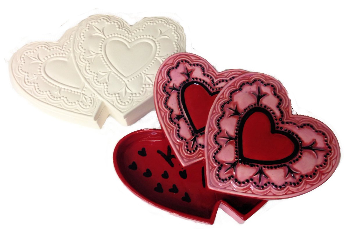 ArtClayStudio's tweet photo. Valentines Day is nigh!!! #heart #hearshapedbox #love #ValentinesDay #itisuponus https://t.co/uiXQgyVE3C