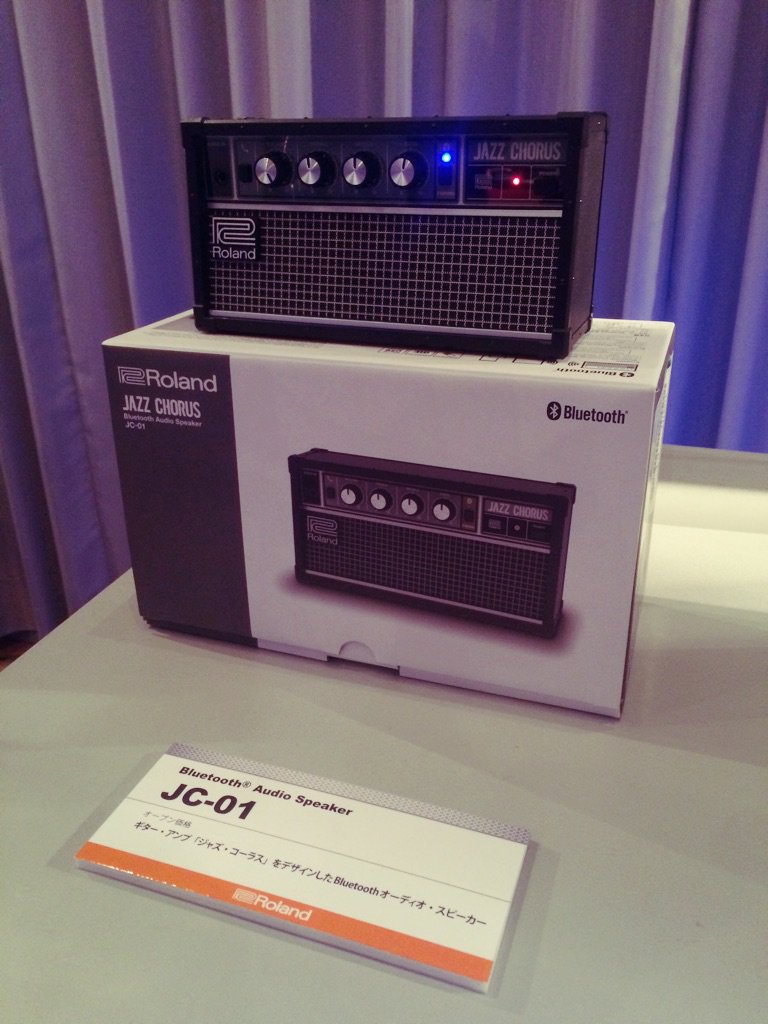 p1nkno1se's tweet photo. BluetoothスピーカーのJC-01。小さいけど広がりのある音でした。電話のスピーカーとしても使えるそうです。
#BOSS
#JC01 https://t.co/wZoBEnug9G