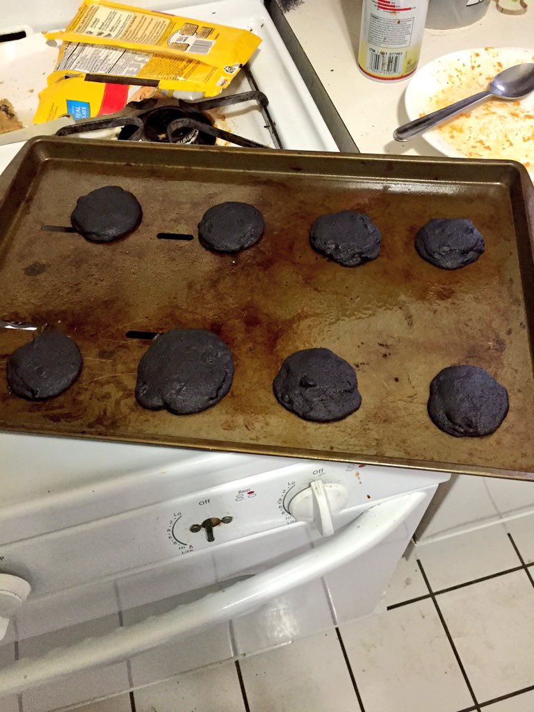 PlanetFrambes's tweet photo. Guess which planet member tried to bake... Baked. https://t.co/Yd4P1Zetdh