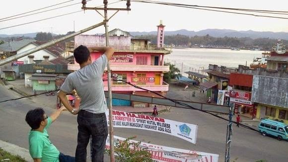 Info: Puisi Kota Lama Kdi sultranesia.com/2015/01/kota-l… yg ditulis @Anandahiinresty mndpt juara 1 di Rektor Cup UMM 2015.