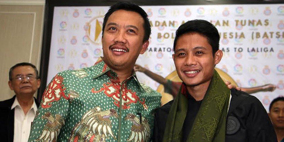 OngisnadeNet's tweet photo. Menpora bangga terhadap pesepakbola Tanah Air. ~> https://t.co/uQgSUoD9V7 https://t.co/NHleiw9XWB