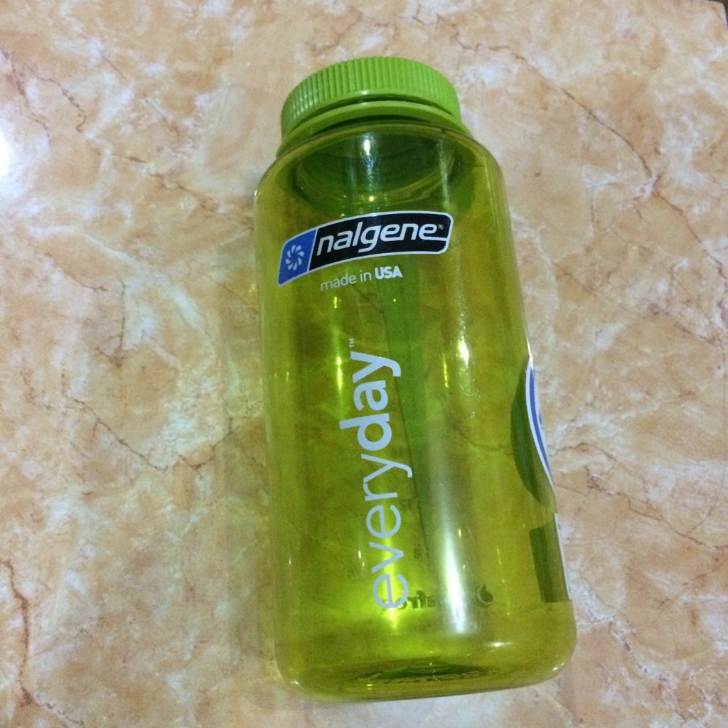 Tumbler anti pecahnya yuk dibeli yuk~ Kalo di toko-toko bisa 180-200ribuan. Mimin jual 125rb ajaa..