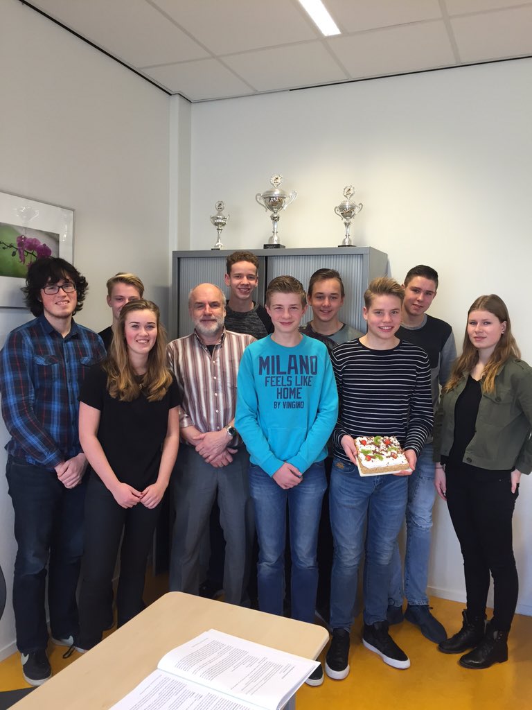 APijpelink's tweet photo. Feestelijke start en kick-off van het Econasium @CSWscholen voor vwo 4!! Alle pioniers, veel succes en plezier!! https://t.co/dJSS707wuG