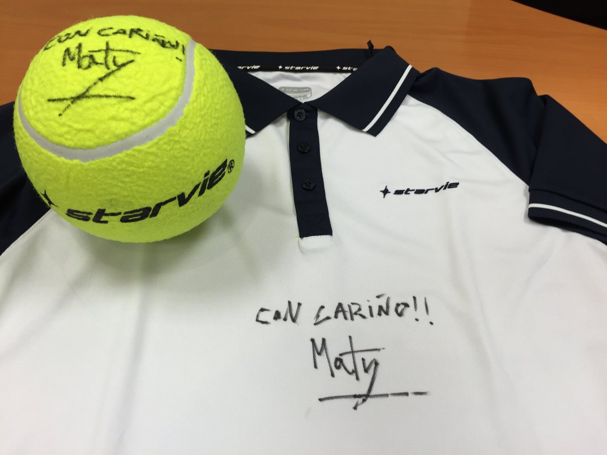 [SORTEO] Gana una Polo y una bola StarVie firmada por <a href="/matymarina/">Maty Marina</a>
Solo tienes que hacer RT, y a las 20:00 el Ganador