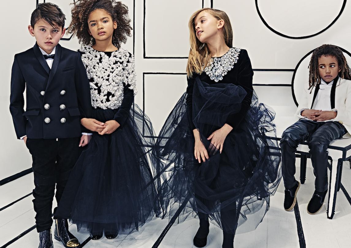 Madamefigaro's tweet photo. Les premiers visuels de la ligne #BalmainKids signée @ORousteing >> https://t.co/qfX9gCM4tc @Balmain https://t.co/0h7w9Em2yA